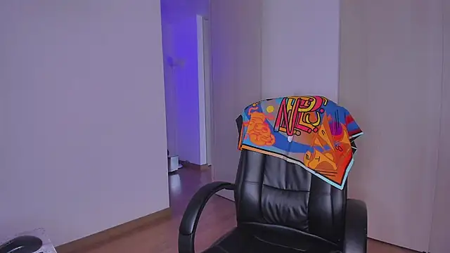 Snapshot of Lisegg_ chatting on 10-11-25, 12:58 Lisegg online show from 10-11-25, 12:58