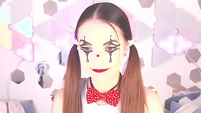 LexiKiss online show from 11-11-25, 11:05