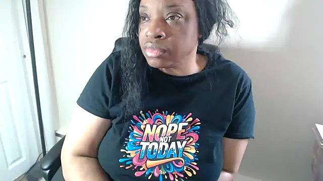 Sexymona1218 online show from 04-13-26, 02:22