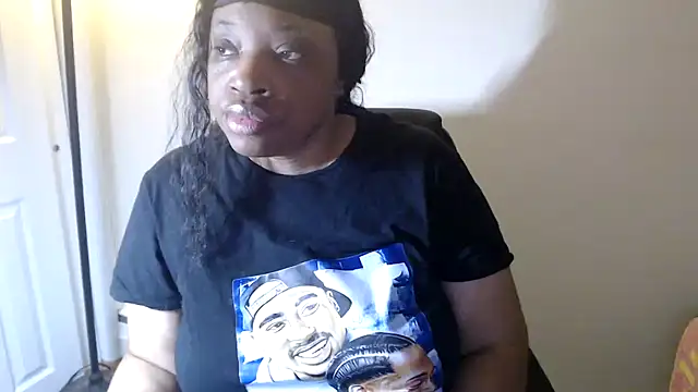 Sexymona1218 online show from 04-15-26, 07:15