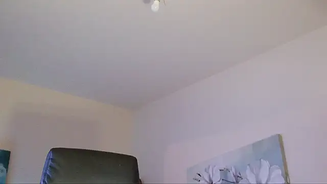 lara heaven online show from 11-20-25, 04:56