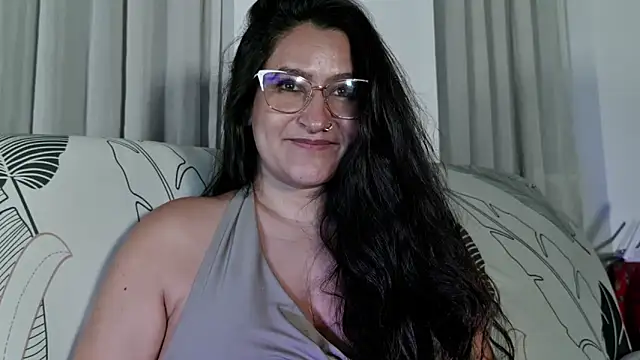 DeesseLuxure online show from 04-12-26, 06:29