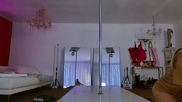 Snapshot of Sweet-Ginger chatting on 01-02-25, 11:06 Sweet-Ginger online show from 01-02-25, 11:06