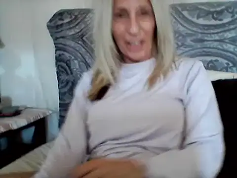 Snapshot of Sweet-Ginger chatting on 02-20-25, 07:30 Sweet-Ginger online show from 02-20-25, 07:30