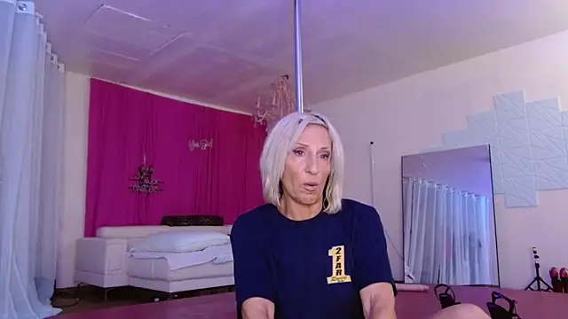 Snapshot of Sweet-Ginger chatting on 10-12-25, 03:55 Sweet-Ginger online show from 10-12-25, 03:55