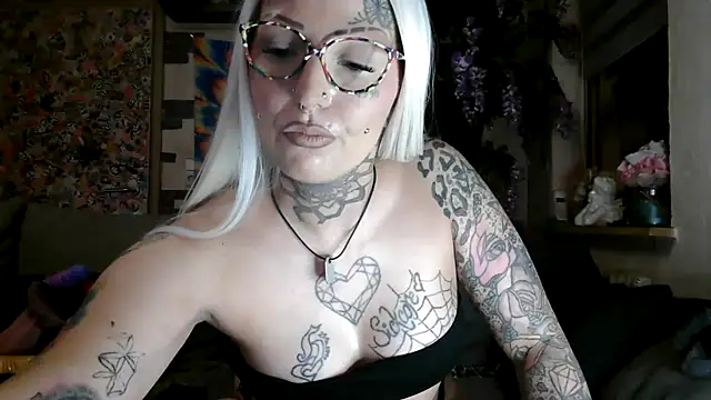 RoxxyInk online show from 11-27-25, 11:29