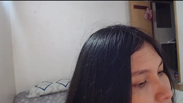 evolet01 online show from 10-22-25, 05:34