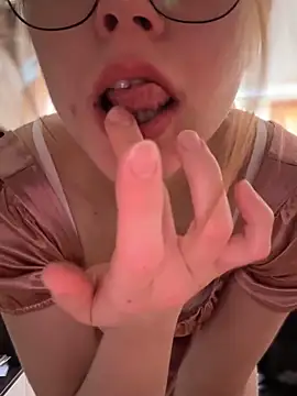 Snapshot of Nami_ninja chatting on 03-22-26, 08:29 Nami ninja online show from 03-22-26, 08:29