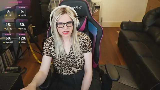 Snapshot of KelseyCobalt chatting on 09-27-25, 09:31 KelseyCobalt online show from 09-27-25, 09:31