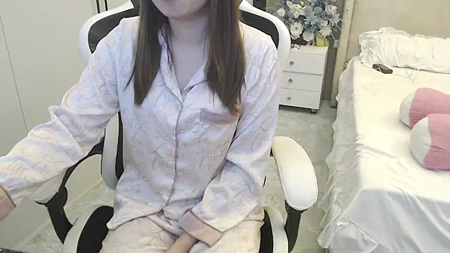 Snapshot of Hanako_love chatting on 02-24-25, 03:23 Hanako love online show from 02-24-25, 03:23