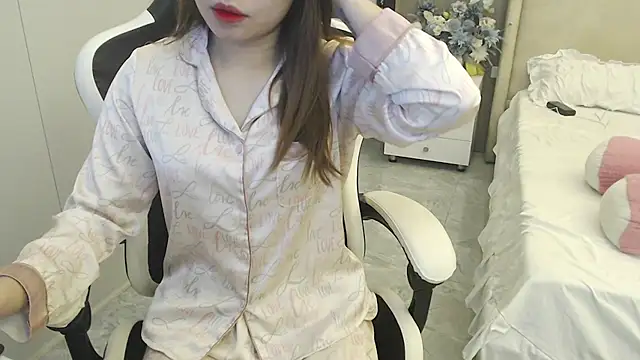 Snapshot of Hanako_love chatting on 02-24-25, 03:20 Hanako love online show from 02-24-25, 03:20