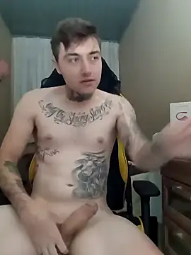 Snapshot of DanielMagains chatting on 01-08-25, 11:21 DanielMagains online show from 01-08-25, 11:21