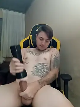 Snapshot of DanielMagains chatting on 02-18-25, 10:03 DanielMagains online show from 02-18-25, 10:03