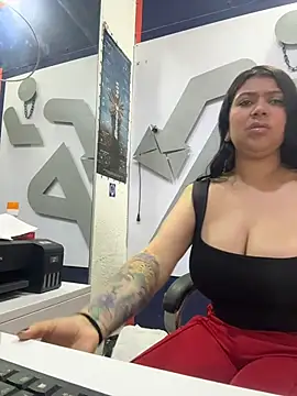 emilyjohanson online show from 06-06-26, 04:12