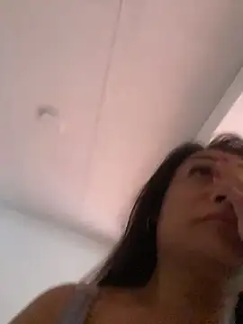 Snapshot of Afroditahott chatting on 11-27-25, 04:31 Afroditahott online show from 11-27-25, 04:31