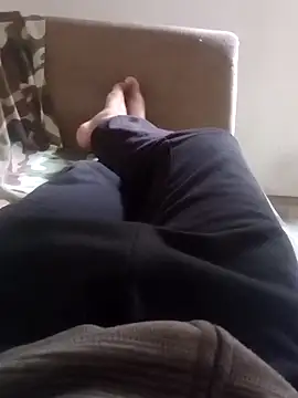 garoto1997 online show from 10-31-25, 04:52