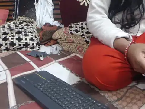 Snapshot of prettyindiandoll chatting on 01-25-25, 06:01 prettyindiandoll online show from 01-25-25, 06:01