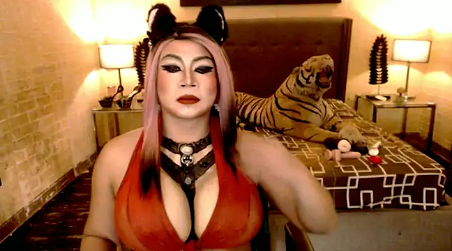 LavictoriaFox online show from 01-18-25, 06:10