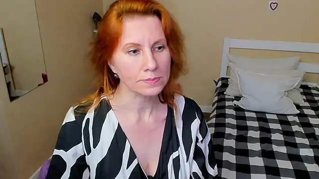 FoxySophia online show from 11-14-25, 01:04