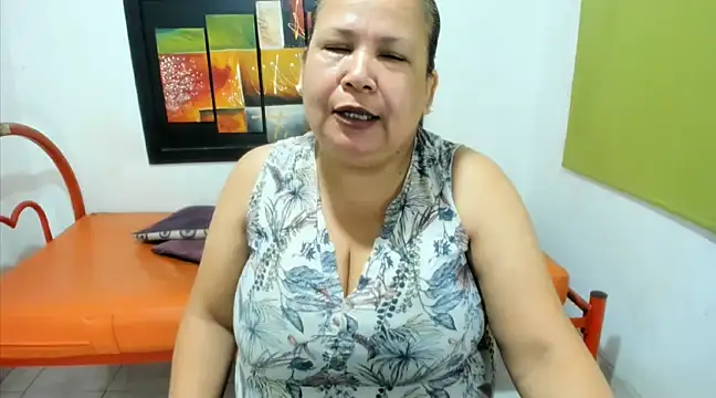 Snapshot of beckyummys chatting on 01-10-25, 11:43 beckyummys online show from 01-10-25, 11:43