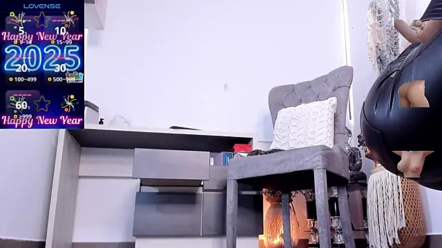 Snapshot of ana_bolena chatting on 01-27-25, 04:43 ana bolena online show from 01-27-25, 04:43