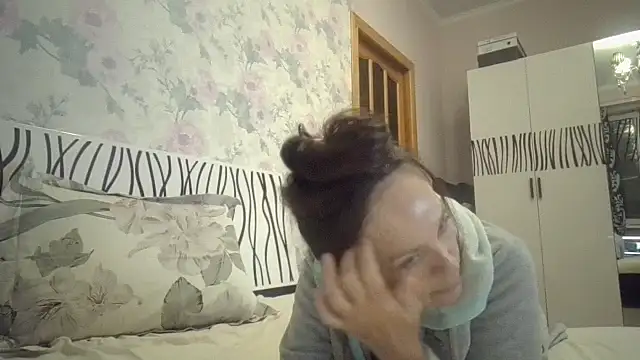 LindaStarS online show from 10-23-25, 06:17