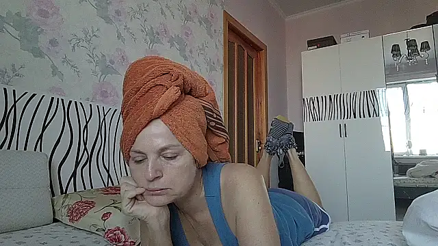 LindaStarS online show from 02-10-26, 06:17