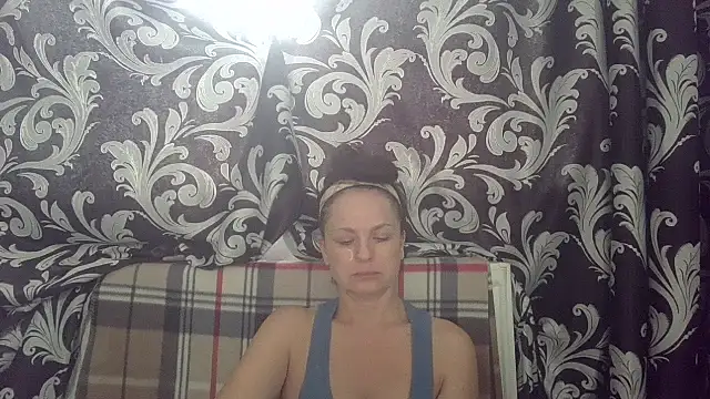 LindaStarS online show from 06-09-26, 06:14