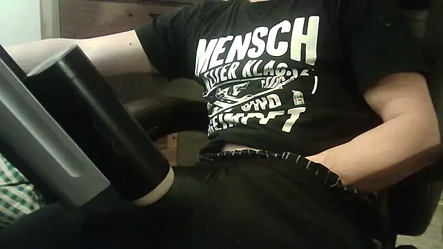 Snapshot of ShyGuyWannaTry chatting on 10-07-25, 11:46 ShyGuyWannaTry online show from 10-07-25, 11:46