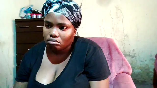 Snapshot of sexybigboobz chatting on 11-17-25, 01:17 sexybigboobz online show from 11-17-25, 01:17