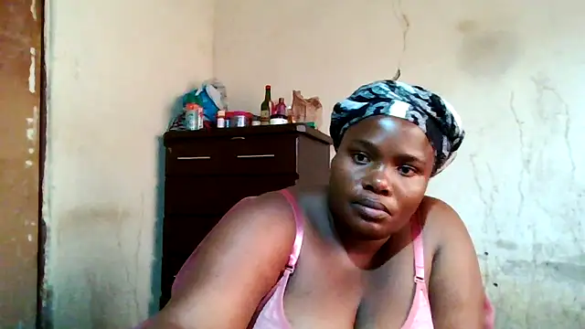 Snapshot of sexybigboobz chatting on 12-04-25, 09:29 sexybigboobz online show from 12-04-25, 09:29