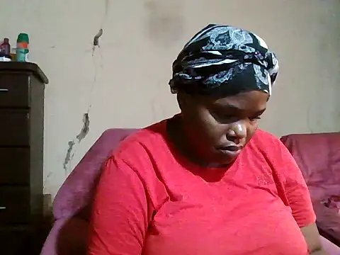 Snapshot of sexybigboobz chatting on 12-14-25, 06:30 sexybigboobz online show from 12-14-25, 06:30