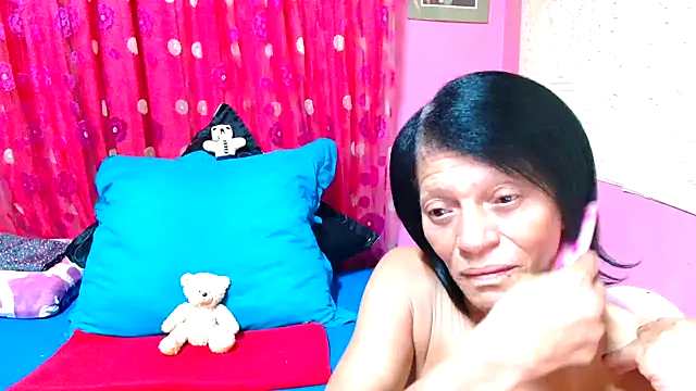 Snapshot of SLUTTYROXY chatting on 01-31-25, 05:32 SLUTTYROXY online show from 01-31-25, 05:32