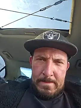 Snapshot of UncutHammer69 chatting on 01-08-25, 08:29 UncutHammer69 online show from 01-08-25, 08:29