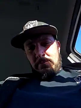 Snapshot of UncutHammer69 chatting on 01-16-25, 11:37 UncutHammer69 online show from 01-16-25, 11:37