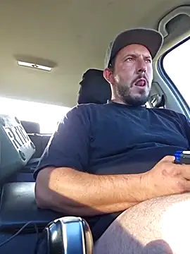 Snapshot of UncutHammer69 chatting on 09-08-25, 03:22 UncutHammer69 online show from 09-08-25, 03:22