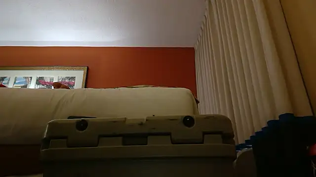 Snapshot of UncutHammer69 chatting on 09-10-25, 01:44 UncutHammer69 online show from 09-10-25, 01:44