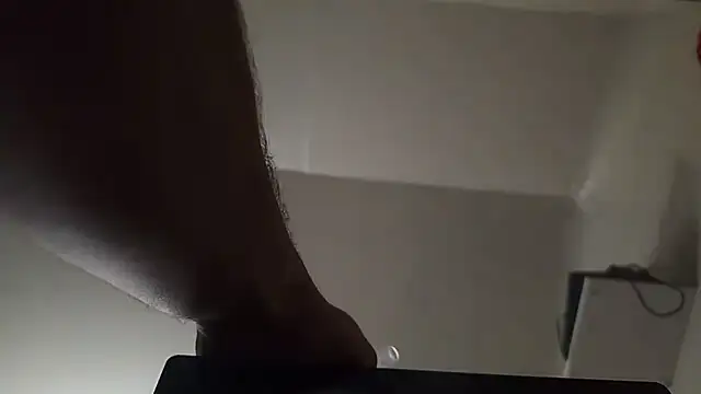 Snapshot of UncutHammer69 chatting on 10-17-25, 10:29 UncutHammer69 online show from 10-17-25, 10:29