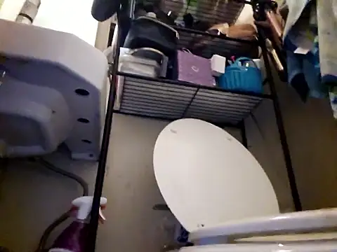 Snapshot of UncutHammer69 chatting on 10-18-25, 06:48 UncutHammer69 online show from 10-18-25, 06:48