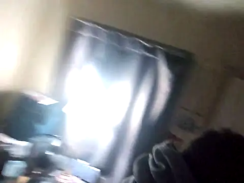 Snapshot of UncutHammer69 chatting on 10-27-25, 01:37 UncutHammer69 online show from 10-27-25, 01:37