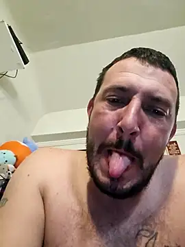 Snapshot of UncutHammer69 chatting on 10-28-25, 07:05 UncutHammer69 online show from 10-28-25, 07:05