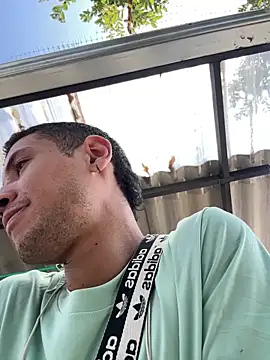 RetainedHound online show from 12-14-25, 04:45