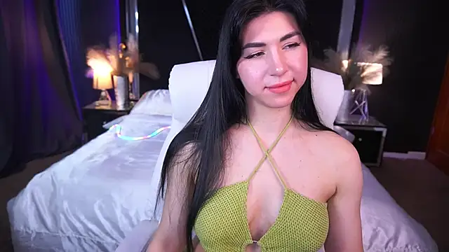 Snapshot of EmilyCandyy chatting on 10-27-25, 07:45 EmilyCandyy online show from 10-27-25, 07:45