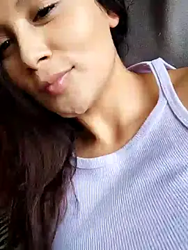 Snapshot of kinky_mila@xh chatting on 01-21-25, 09:36 kinky milaxh online show from 01-21-25, 09:36