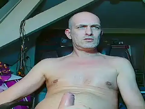 maxhard77 online show from 01-17-25, 01:25