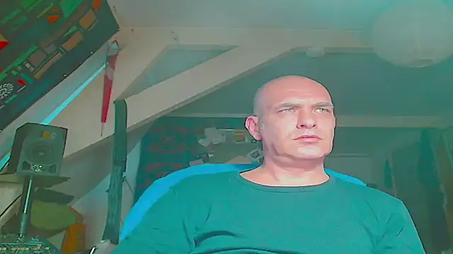 maxhard77 online show from 05-16-26, 03:36