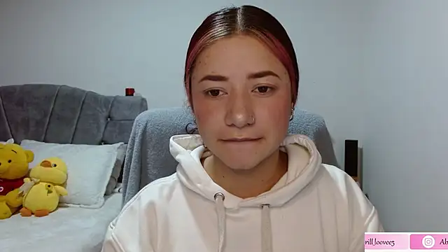 Snapshot of abril_love2 chatting on 02-06-25, 04:36 abril love2 online show from 02-06-25, 04:36