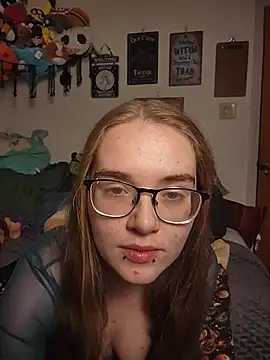 Izzy Hellbourne online show from 06-19-26, 02:38