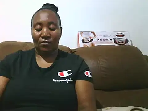 Snapshot of ebonytitts4u chatting on 10-21-25, 06:08 ebonytitts4u online show from 10-21-25, 06:08