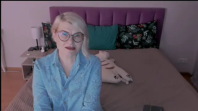 Snapshot of sabrinamacmarren chatting on 02-11-25, 05:37 sabrinamacmarren online show from 02-11-25, 05:37